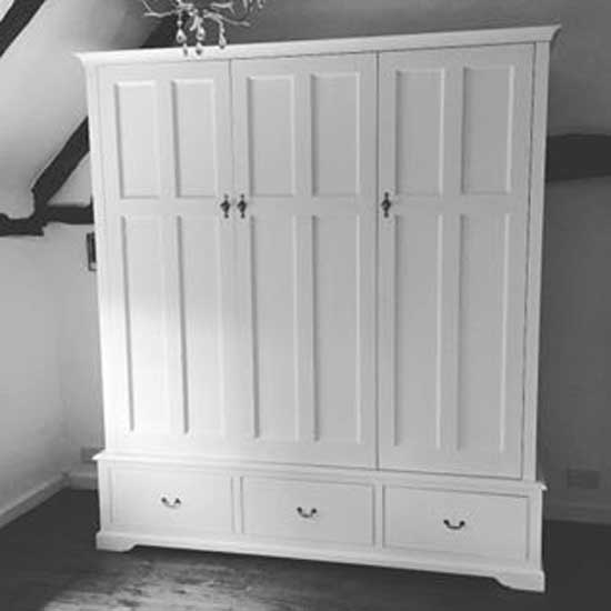 Shere Kitchens Interiors - beautiful kitchens handmade in Shere Guildford Surrey
