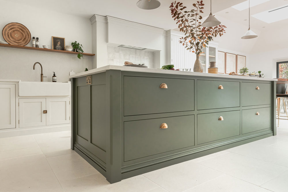 Craftsmanship and design for this Courthouse bespoke kitchen in Guildford