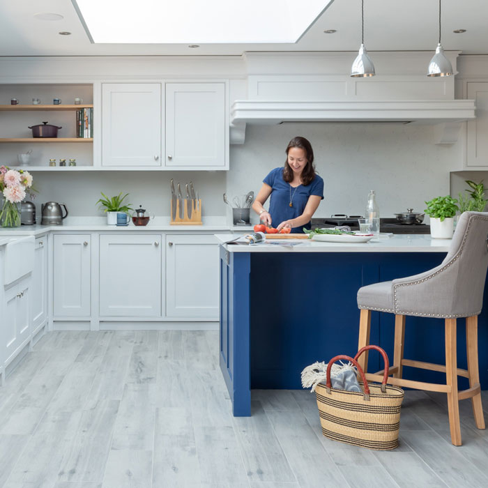 The Foxhills Kitchen is a bespoke classic Shaker style cabinetry kitchen, designed and custom madefor a family home in Guildford, Surrey.