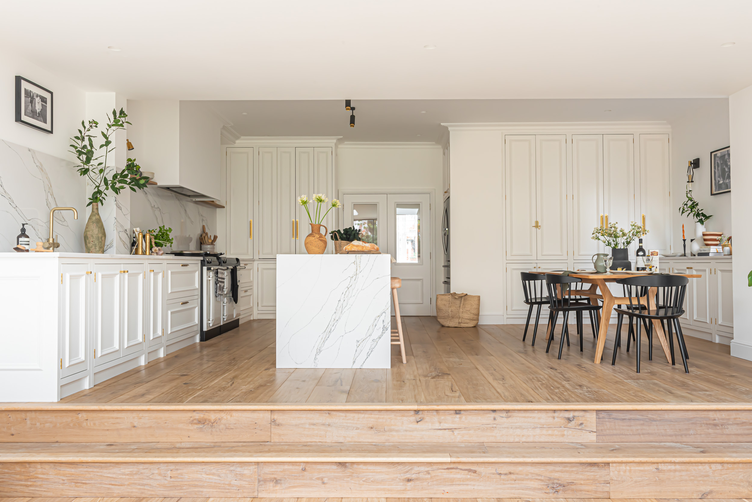 The London Townhouse Kitchen by Shere Kitchens - beautiful kitchens handmade in Shere Guildford Surrey