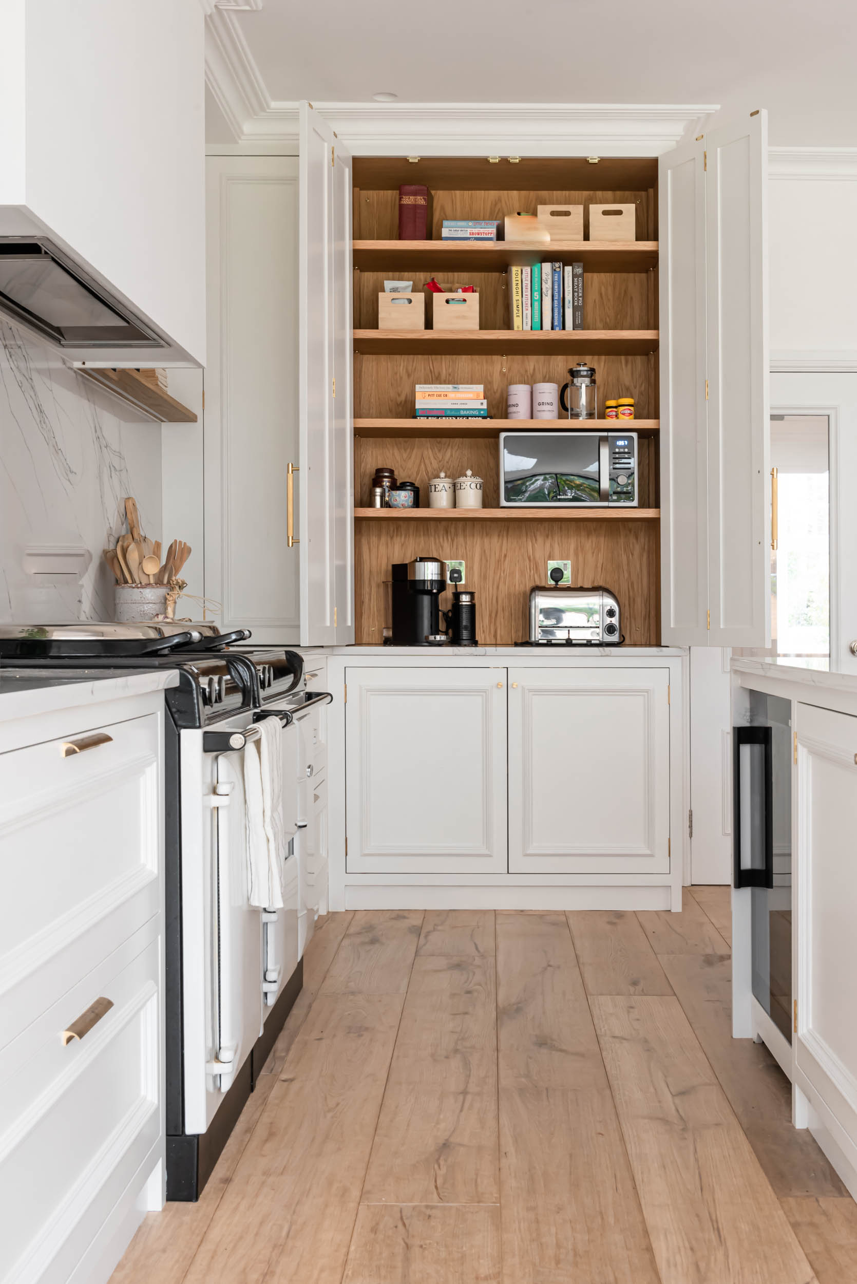 The London Townhouse Kitchen by Shere Kitchens - beautiful kitchens handmade in Shere Guildford Surrey