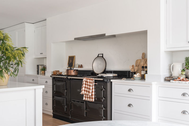 The White House Kitchen by Shere Kitchens - beautiful kitchens handmade in Shere Guildford Surrey